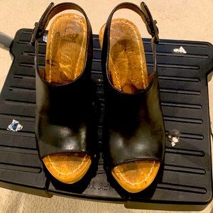 Sam Edelman Wedge Shoes in very good like new condition